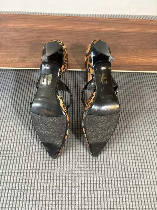 J. Renee Kari Leopard Print Pointed Toe D'Orsay Mary Jane Kitten Heels - Picture 2 of 7